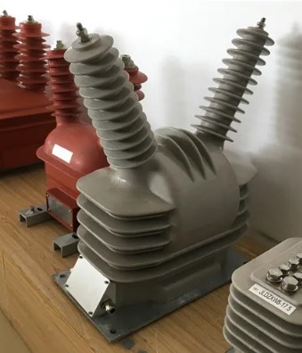 Transformador de Tensión monofásica para exterior 36 kV, 60 Hz, MT 10/0.12kV, 750VA, Voltage drop 5%